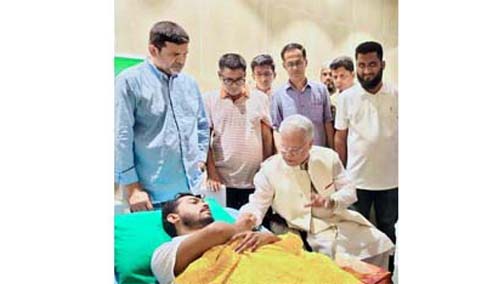 নুরের স্বাস্থ্যের খোঁজ নিতে হাসপাতালে আলতাফ হোসেন চৌধুরী