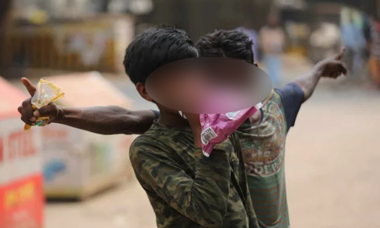 পথশিশুদের অনেকেই মাদকাসক্ত হয়ে পড়ে
