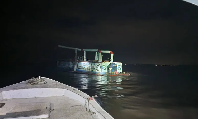 মুন্সীগঞ্জে পদ্মানদীতে অবৈধ বালু উত্তোলনের দায়ে ৩ জনের কারাদণ্ড