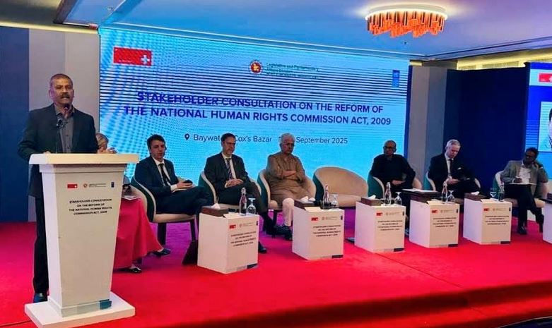 অন্তর্বর্তী সরকার মানবাধিকার রক্ষায় একটি মাইলফলক স্থাপন করে যেতে চায় : আইন উপদেষ্টা 
