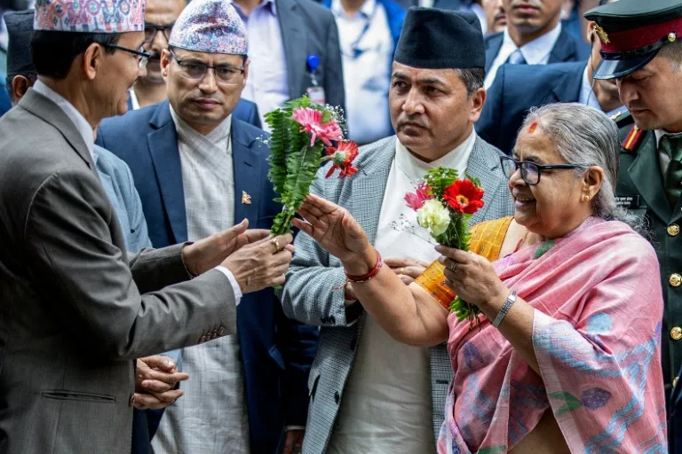 শপথ নিলেন নেপালের অন্তর্বর্তীকালীন সরকারের মন্ত্রীরা