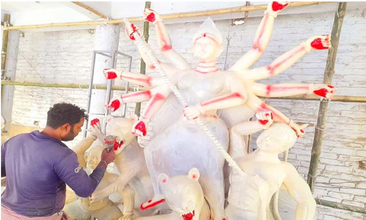 গাইবান্ধায় ৫৮৫ মণ্ডপে চলছে দুর্গাপূজার আয়োজন