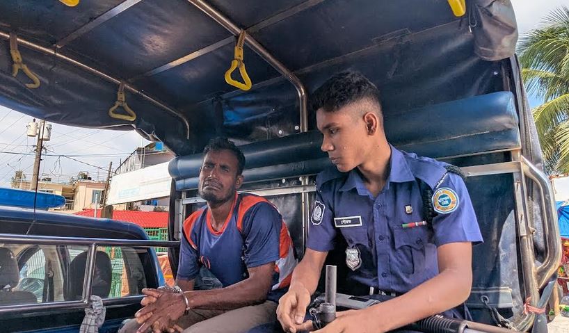 গোপনে ভিডিও ধারণের দায়ে মুদি দোকানদারের এক মাসের কারাদণ্ড