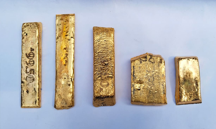 যশোরে স্বর্ণের বারসহ যুবক আটক