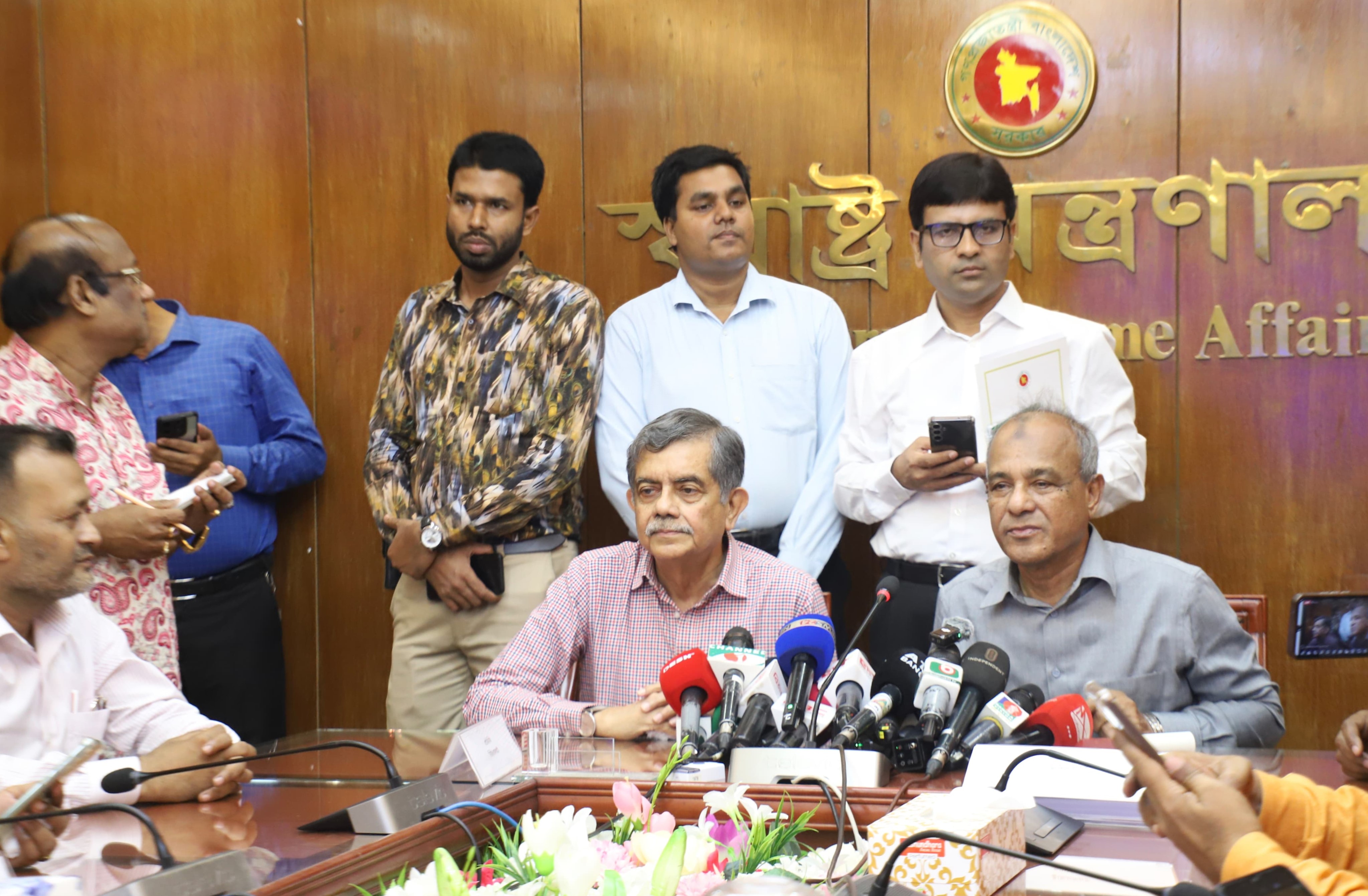 রাকসু-চাকসু নির্বাচন সুষ্ঠু ও সুন্দরভাবে অনুষ্ঠিত হবে : স্বরাষ্ট্র উপদেষ্টা 