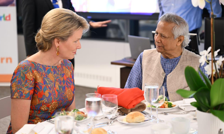 প্রধান উপদেষ্টার সঙ্গে বেলজিয়ামের রাণী ও সাবেক ব্রিটিশ প্রধানমন্ত্রীর সাক্ষাৎ