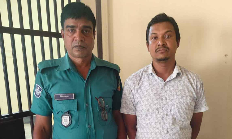 ভাঙচুর ও বিস্ফোরক মামলায় বেরোবির অফিস সহকারী গ্রেফতার