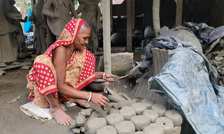 শেরপুরে ১৭২ টি পূজামণ্ডপে দুর্গোৎসবের প্রস্তুতি প্রায় শেষ পর্যায়ে 