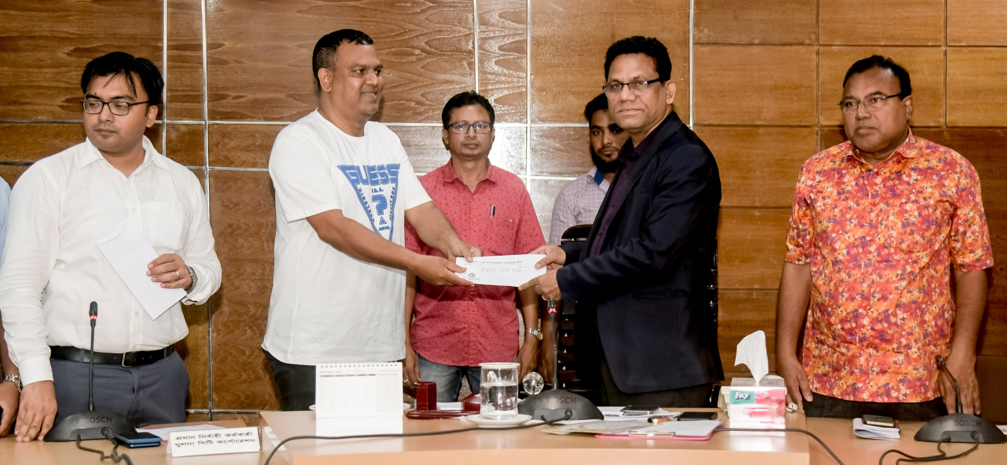 দুর্গাপূজা উপলক্ষে ৭৪টি মণ্ডপে কেসিসির অনুদানের চেক বিতরণ