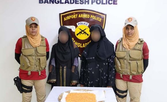 ঢাকা এয়ারপোর্টে ৭ হাজার ৫৮০ পিস ইয়াবাসহ মা-মেয়ে আটক