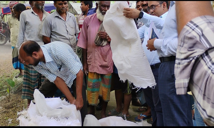চুয়াডাঙ্গায় ভেজাল সার বিক্রি করায় জরিমানা