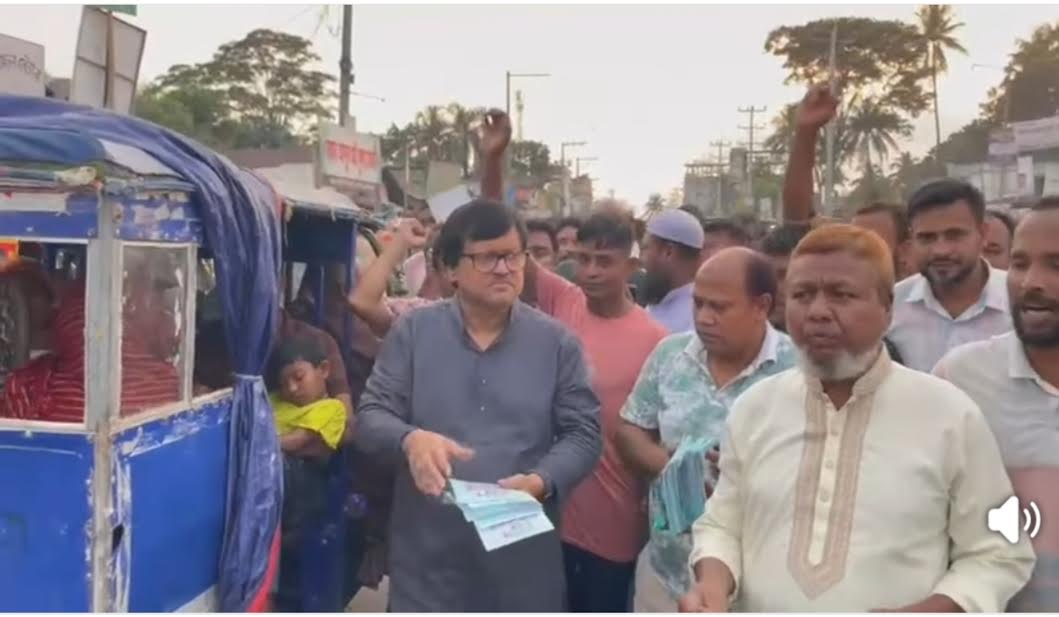 জামালপুরে বিএনপির ৩১ দফার লিফলেট বিতরণ