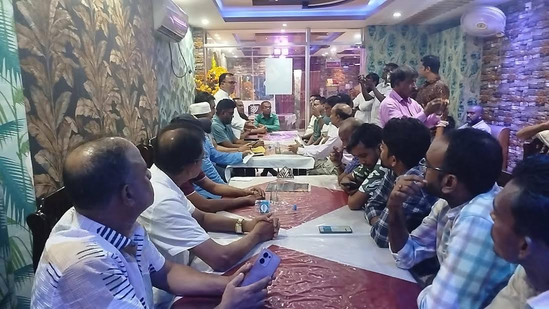 দুর্গাপূজা উপলক্ষে ঝালকাঠি পৌর এলাকায় বিএনপির মতবিনিময়