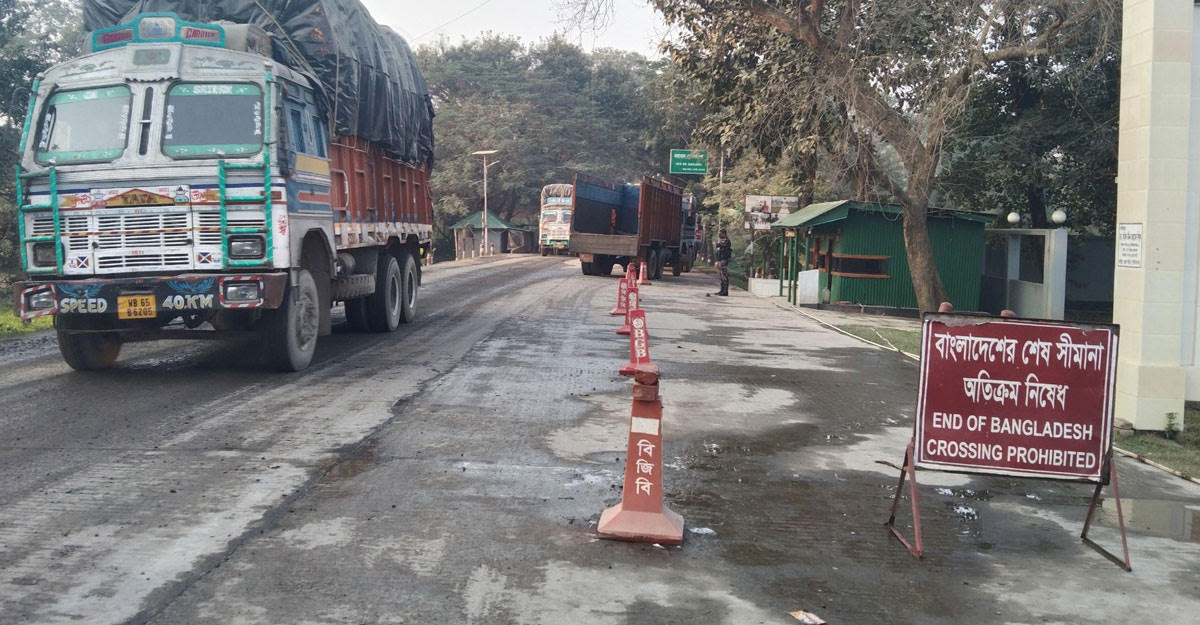 দুর্গাপূজায় আগামীকাল থেকে ৮ দিন সোনামসজিদ স্থলবন্দরে আমদানি-রপ্তানি বন্ধ