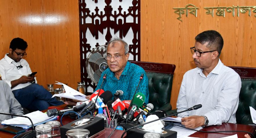 কোনো অবস্থাতেই ফসলি জমি নষ্ট করা যাবে না : কৃষি উপদেষ্টা