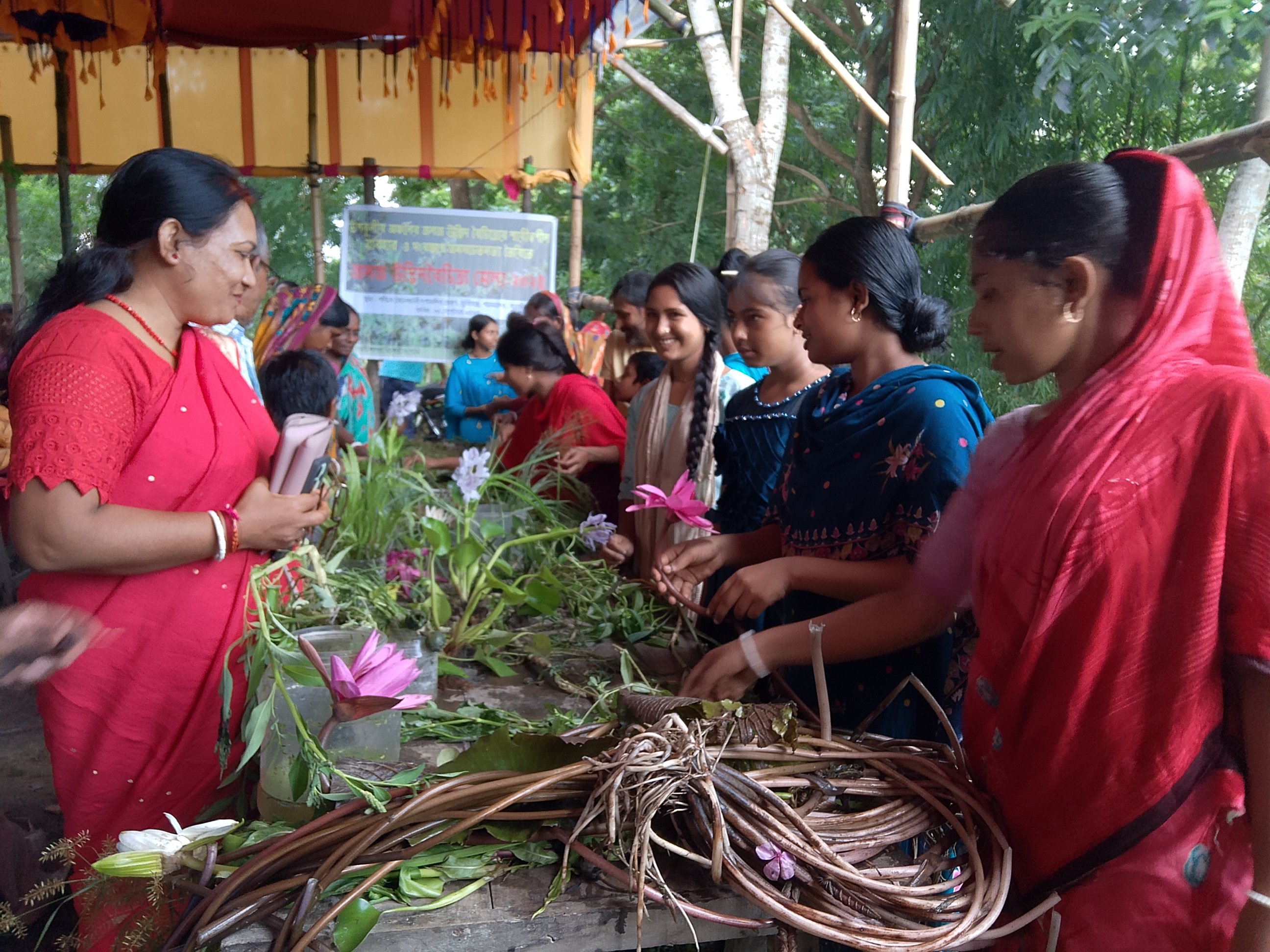 সাতক্ষীরায় জনসচেতনতায় জলজ উদ্ভিদ বৈচিত্র্য মেলা