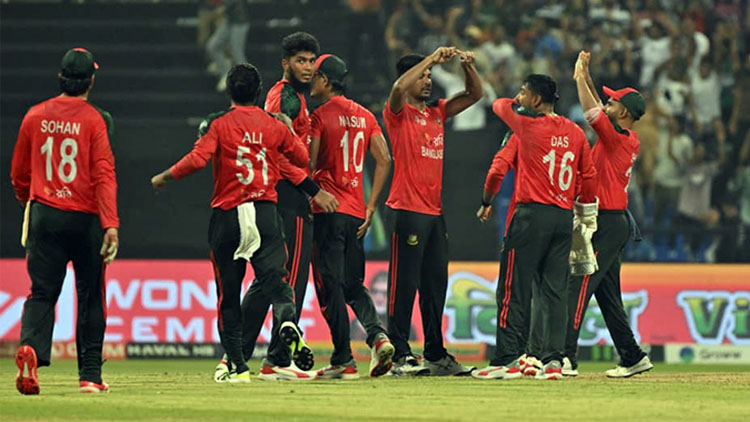 পাকিস্তানের বিপক্ষে টস জিতে ফিল্ডিংয়ে বাংলাদেশ