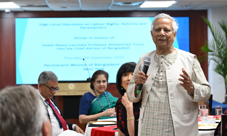 উচ্চপর্যায়ের নৈশভোজে অংশগ্রহণ প্রধান উপদেষ্টার