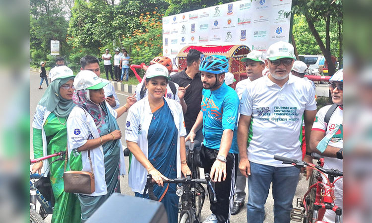 টেকসই পর্যটনের জন্য পরিচ্ছন্নতা ও ঐতিহ্য সংরক্ষণের আহ্বান পরিবেশ উপদেষ্টার