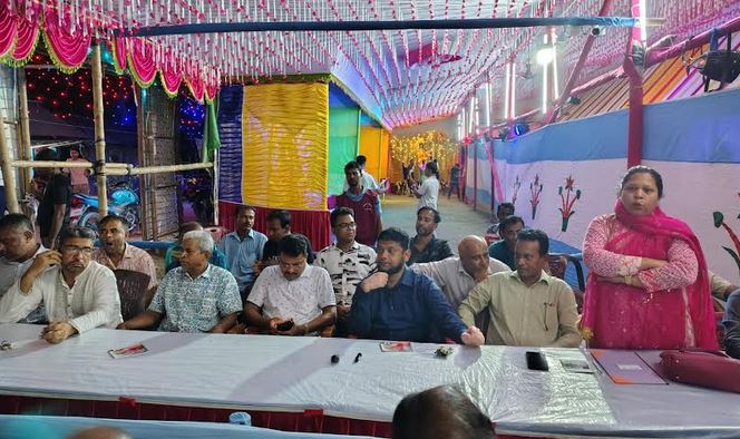 চিতলমারীতে পূজামণ্ডপ ঘুরে দেখলেন বিএনপি নেতা
