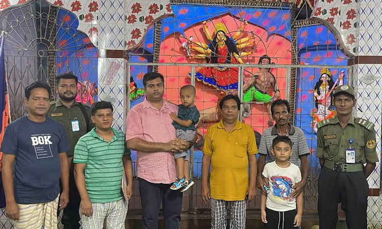 কচুয়ায় সপ্তমীতে উপজেলা প্রশাসনের পূজামণ্ডপ পরিদর্শন 