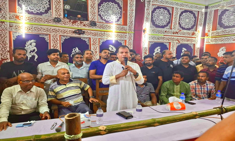 ভোলায় মণ্ডপ পরিদর্শনে বিএনপি নেতা হায়দার আলী লেলিন