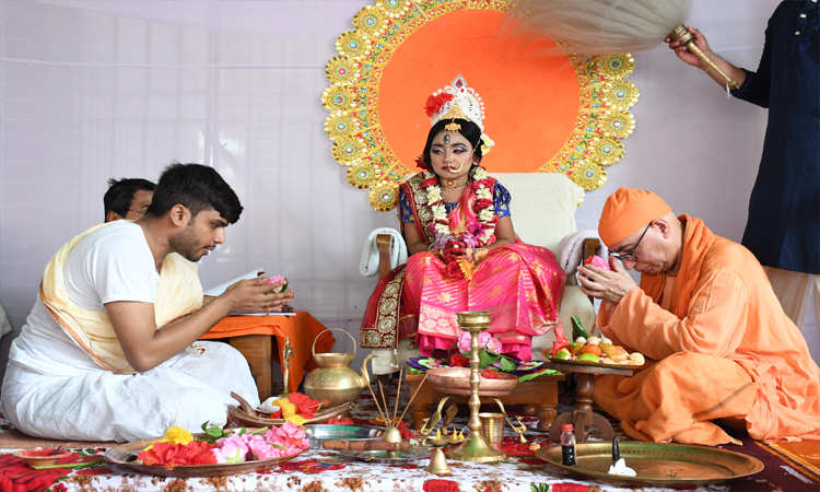 যশোরে কুমারী পূজায় ভক্তদের ঢল, বিশ্বশান্তি কামনা