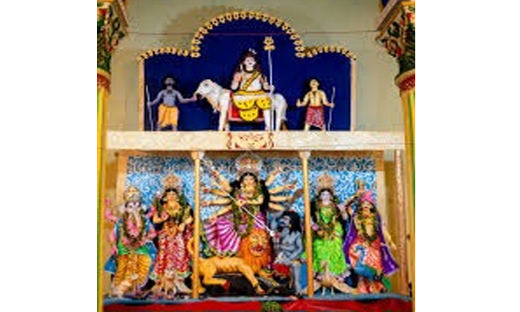 দিনাজপুরে পূজামণ্ডপগুলোতে মহানবমীর অর্চনায় ব্যস্ত ভক্তরা