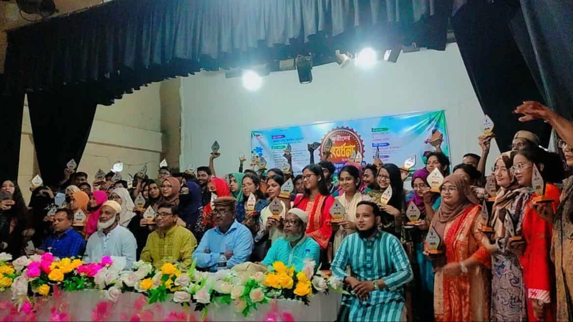 পঞ্চগড়ে কৃতী শিক্ষার্থীদের সংবর্ধনা