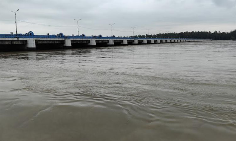 লালমনিরহাটে আকস্মিক বন্যায় ১০ হাজার পরিবার পানিবন্দি