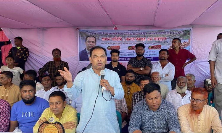 সুনামগঞ্জে কুশিয়ারা নদীতে ঐতিহ্যবাহী নৌকাবাইচ অনুষ্ঠিত