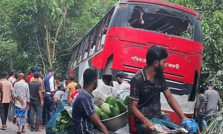 বাগেরহাটে যাত্রীবাহী বাসের চাপায়  শিক্ষক নিহত