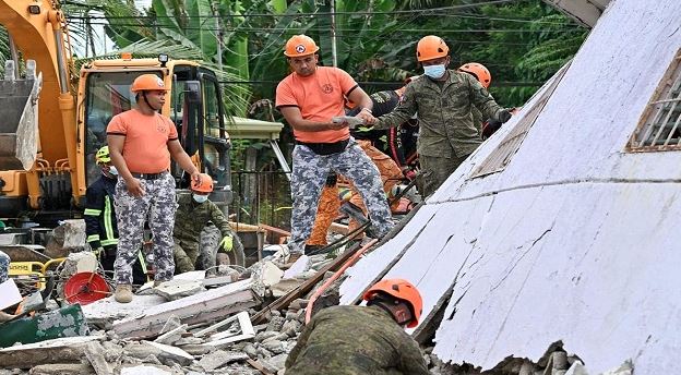 ফিলিপাইনে ৭.৪ মাত্রার ভূমিকম্পে নিহতের সংখ্যা বেড়ে ২