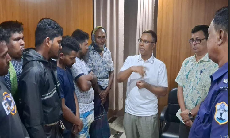 চাঁদপুরে টাস্কফোর্সের অভিযানে ২৪ জেলে আটক