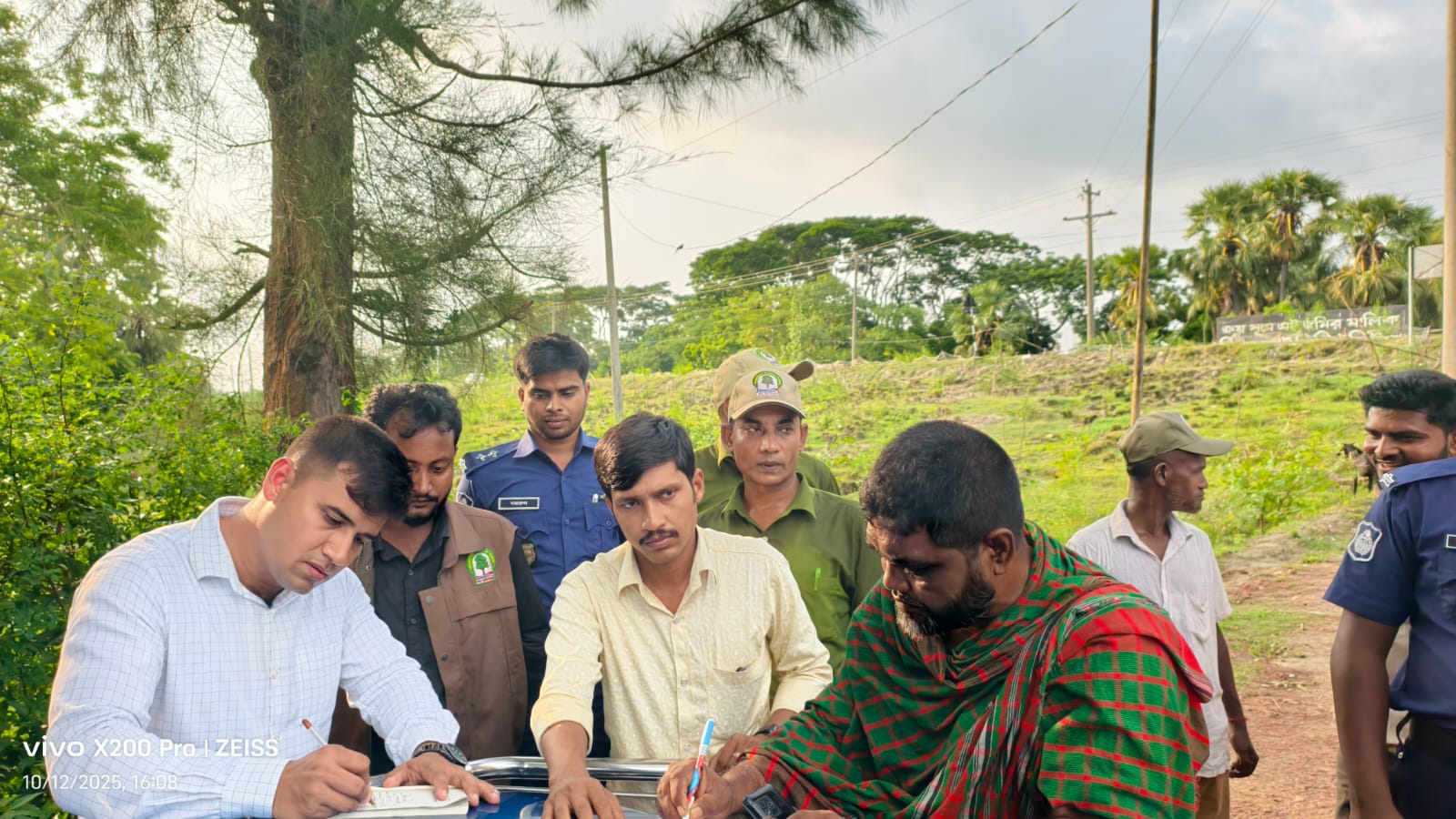 কুয়াকাটায় সংরক্ষিত বনে অবৈধ স্থাপনা নির্মাণ করায় জরিমানা