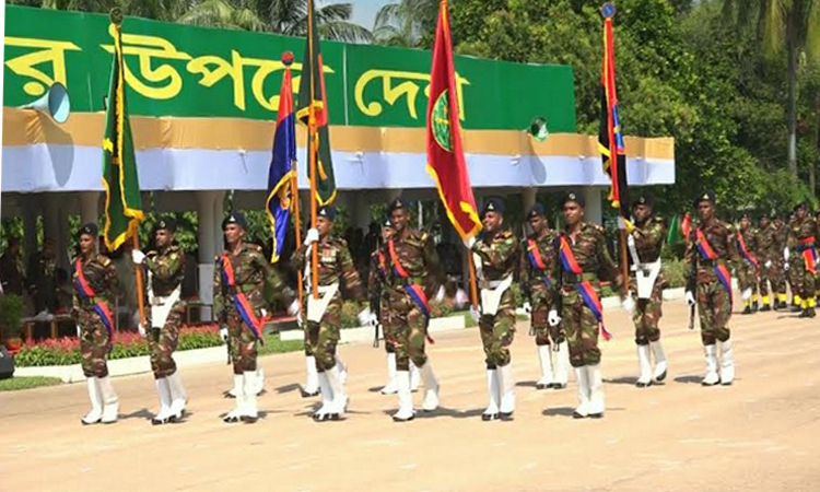 সেনাবাহিনীর ইনফ্যান্ট্রি রেজিমেন্ট কোরের রিক্রুট ব্যাচের সেনাবাহিনী প্রধান কুচকাওয়াজ অনুষ্ঠিত