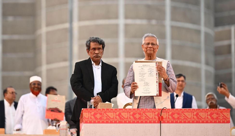 ঐতিহাসিক জুলাই জাতীয় সনদে স্বাক্ষর করলেন প্রধান উপদেষ্টা