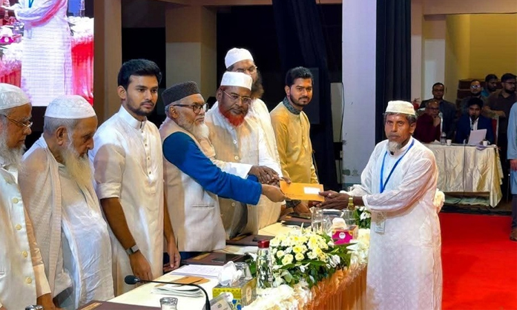 শাপলা চত্বর ও ২০২১ আন্দোলনের শহীদ পরিবার পেল ৭ কোটি ৭০ লাখ টাকার সহায়তা