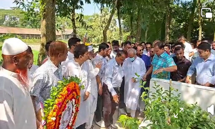 গণঅভ্যুত্থানে শহীদ তায়িম ভূঁইয়ার কবর জিয়ারত করেছে ‘আমরা বিএনপি পরিবার’