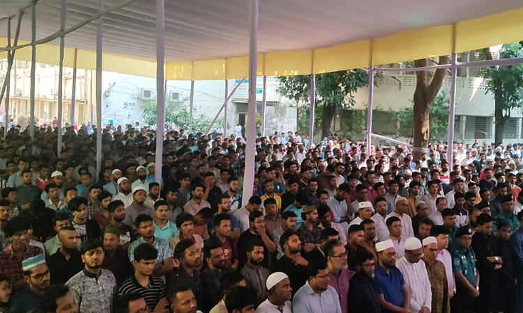 জবি ছাত্রদল নেতার মৃত্যু; ক্যাম্পাসে প্রথম জানাজা অনুষ্ঠিত