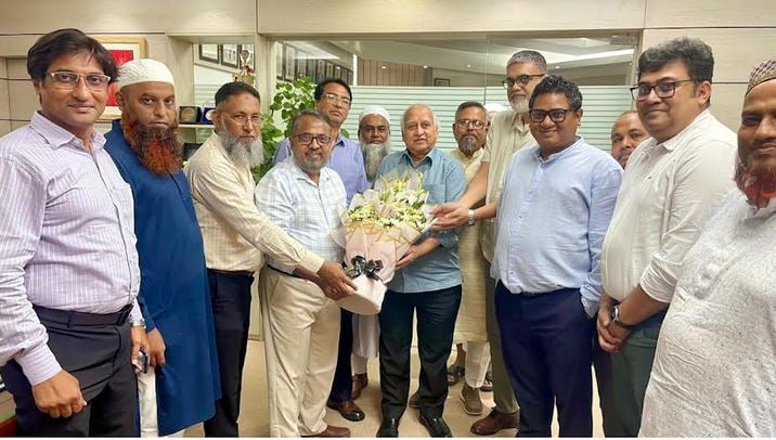 ইউজিসি চেয়ারম্যানের সাথে খুবি উপাচার্যের সৌজন্য সাক্ষাৎ