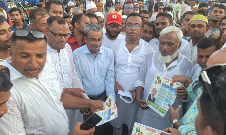 চরফ্যাশনে তারেক রহমান ঘোষিত ৩১ দফার লিফলেট বিতরণ