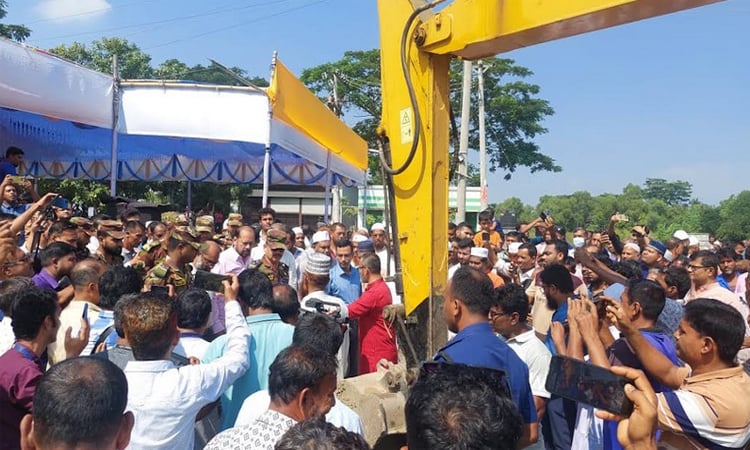 যশোরের ভবদহে সেনাবাহিনীর তত্ত্বাবধানে নদী খনন শুরু