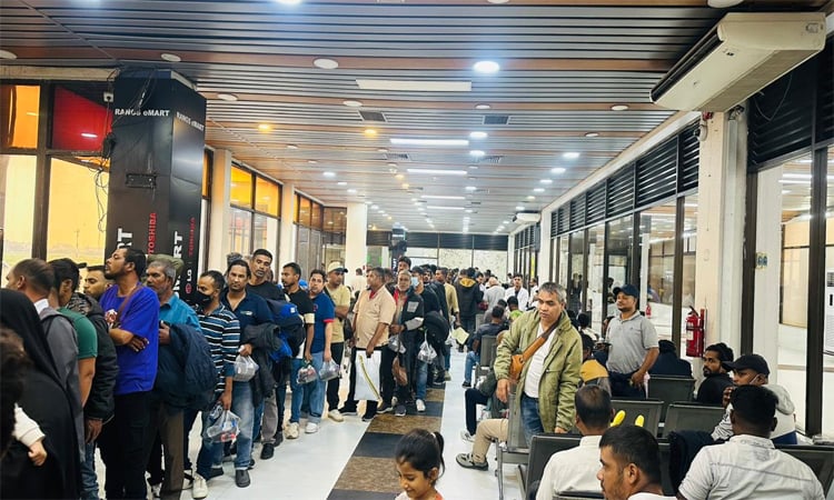 লিবিয়া থেকে ফিরল ৩০৯ বাংলাদেশি