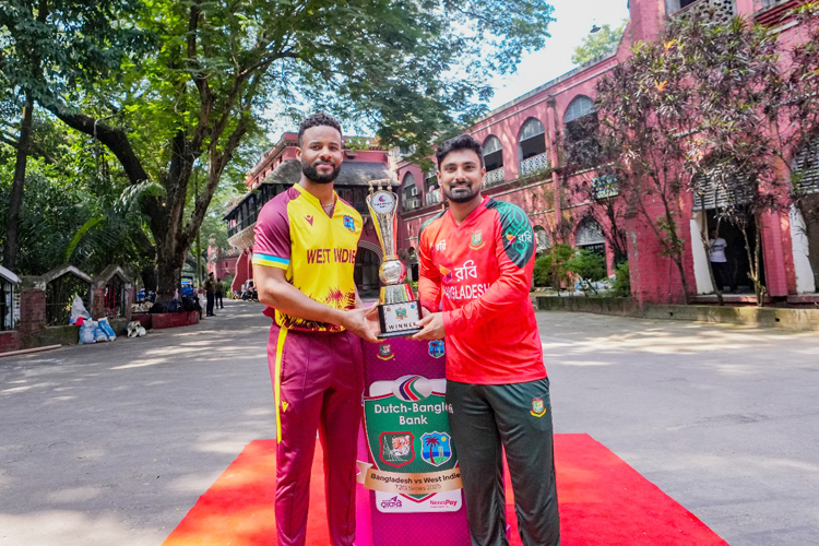 বাংলাদেশ-ওয়েস্ট ইন্ডিজ টি-টোয়েন্টি সিরিজের ট্রফি উন্মোচন