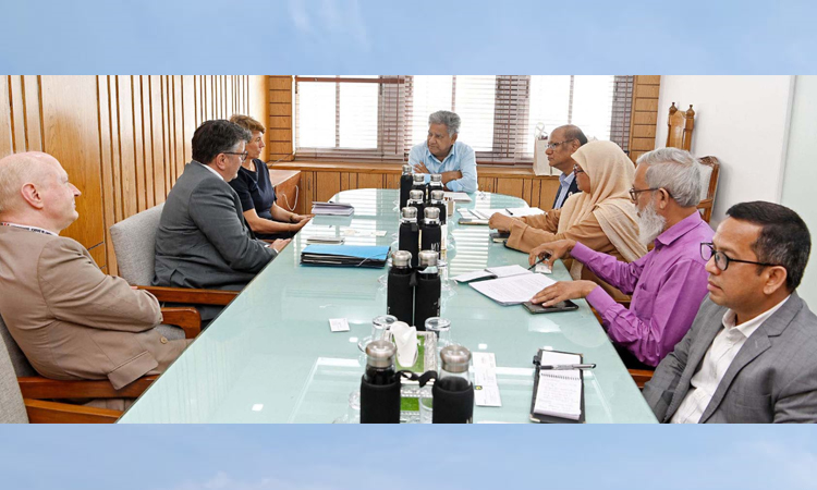 শ্রম ও কর্মসংস্থান উপদেষ্টার সাথে জার্মান সংসদ সদস্যের সাক্ষাৎ