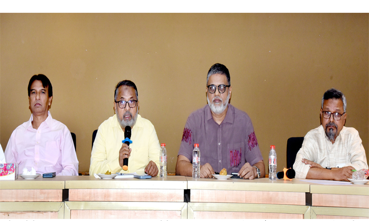 খুবি অধ্যাপকদের সাথে উপাচার্যের মতবিনিময়