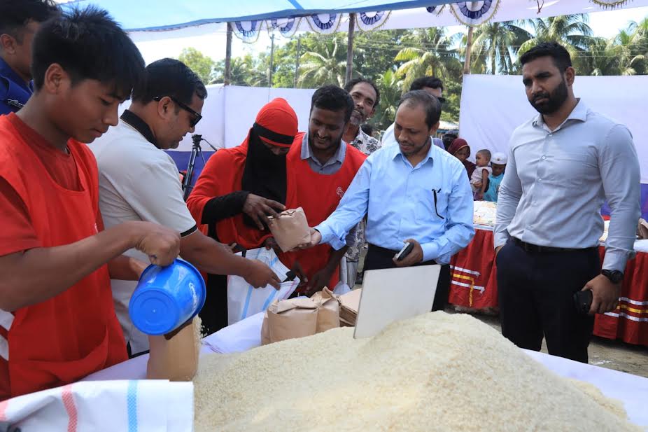 কক্সবাজারে প্লাস্টিকের বিনিময়ে খাদ্য কর্মসূচি