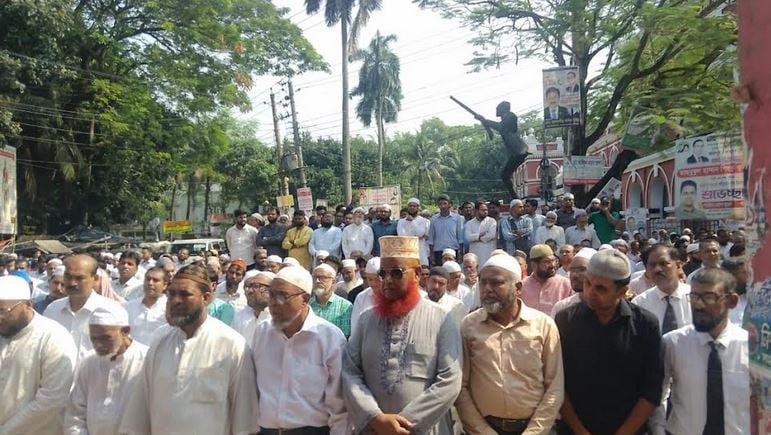 অ্যাডভোকেট মোসাদ্দেক বশিরের দাফন সম্পন্ন 