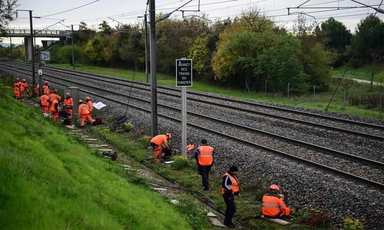 অগ্নিসংযোগের ফলে ফ্রান্সে দ্রুতগতির ট্রেন চলাচল ব্যাহত
